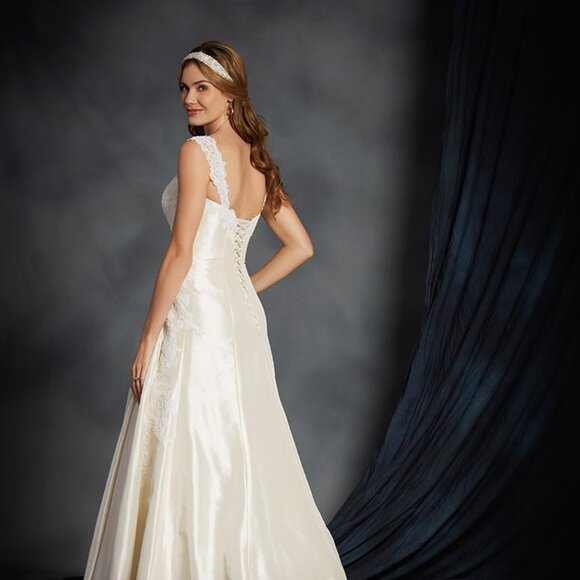 NEW Wedding Dress, Ivory  Fit and Flare Aline, Tafetta and Lace Ruched Corset - Picture 3 of 5